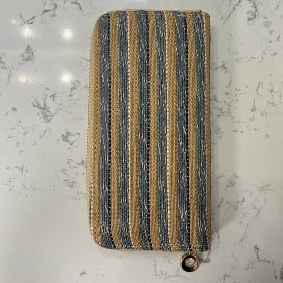 raffia zipper clutch wallet - holds 12 cards plus cash - Picture 2 of 9